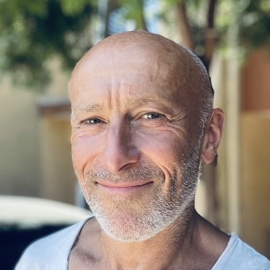 misha_portrait_2025-small-iphone